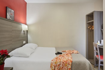 hipotel paris buttes chaumont