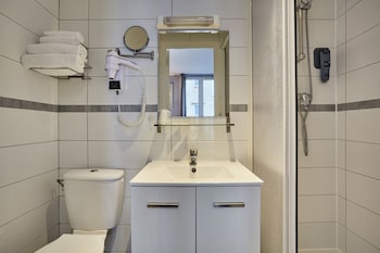 hipotel paris buttes chaumont