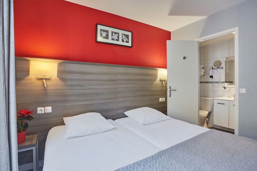 hipotel paris buttes chaumont