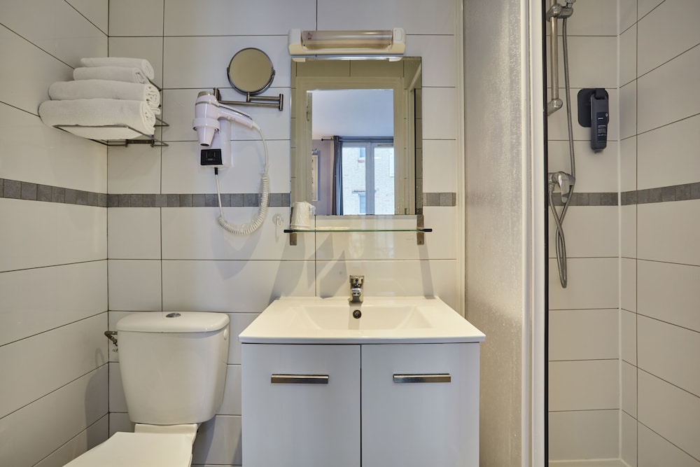 hipotel paris buttes chaumont