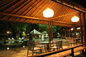 Villa Cha Cha Chaolao Beach Resort,Chao Lao Beach>>Chanthaburi,3 star
