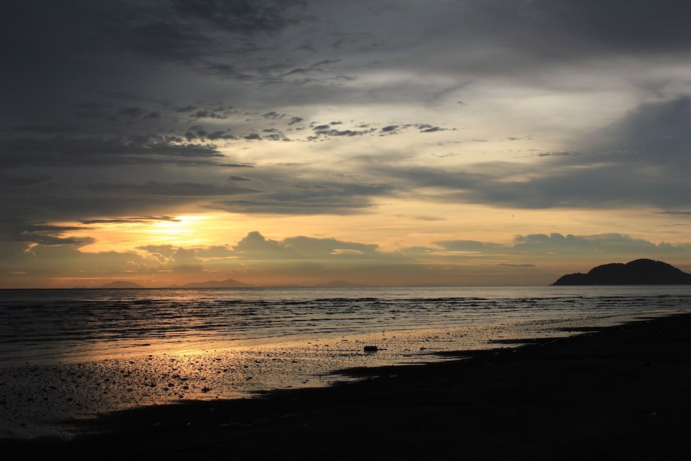 villa cha cha chaolao beach resort
