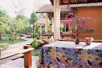 villa cha cha chaolao beach resort