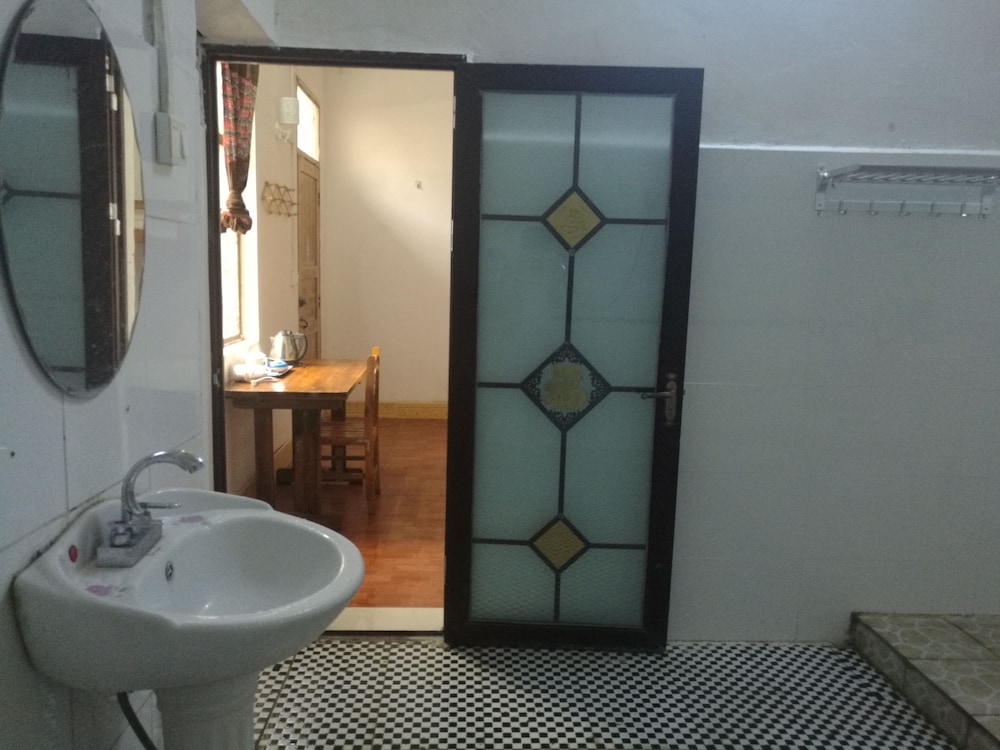 Yangshuo Loong Old House,Near Yulong Bridge,2 star