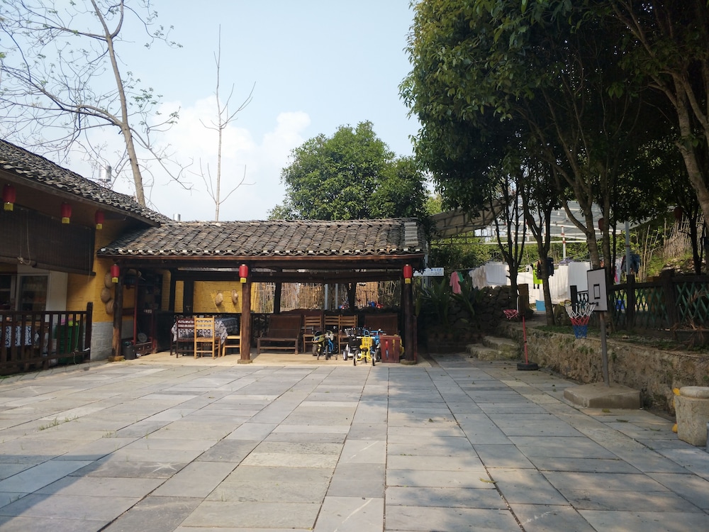 yangshuo loong old house