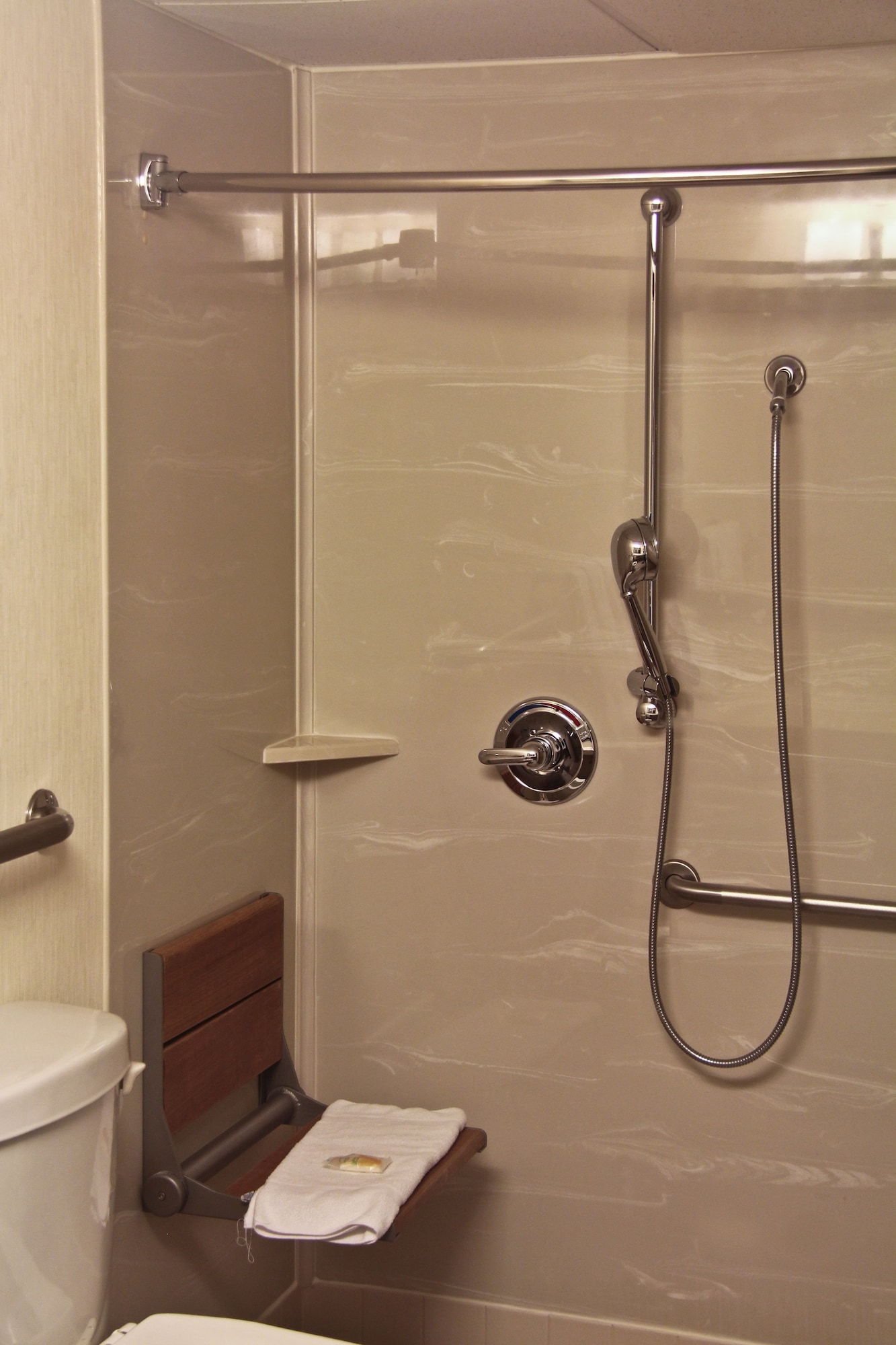 holiday inn and suites winnipeg downtown by ihg