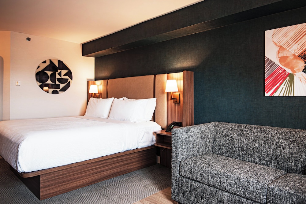 holiday inn and suites winnipeg downtown by ihg