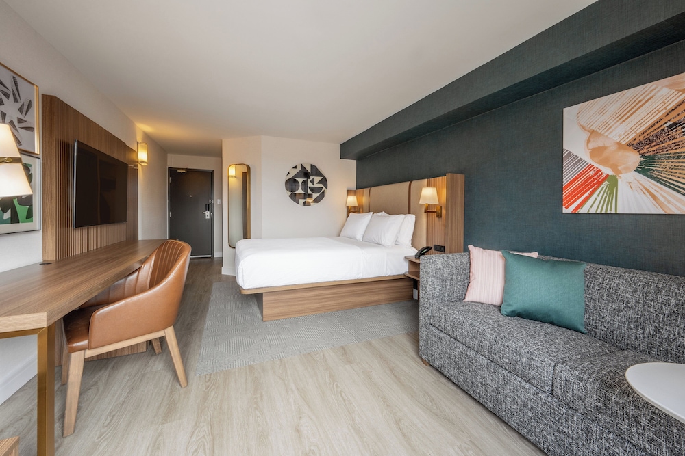 holiday inn and suites winnipeg downtown by ihg
