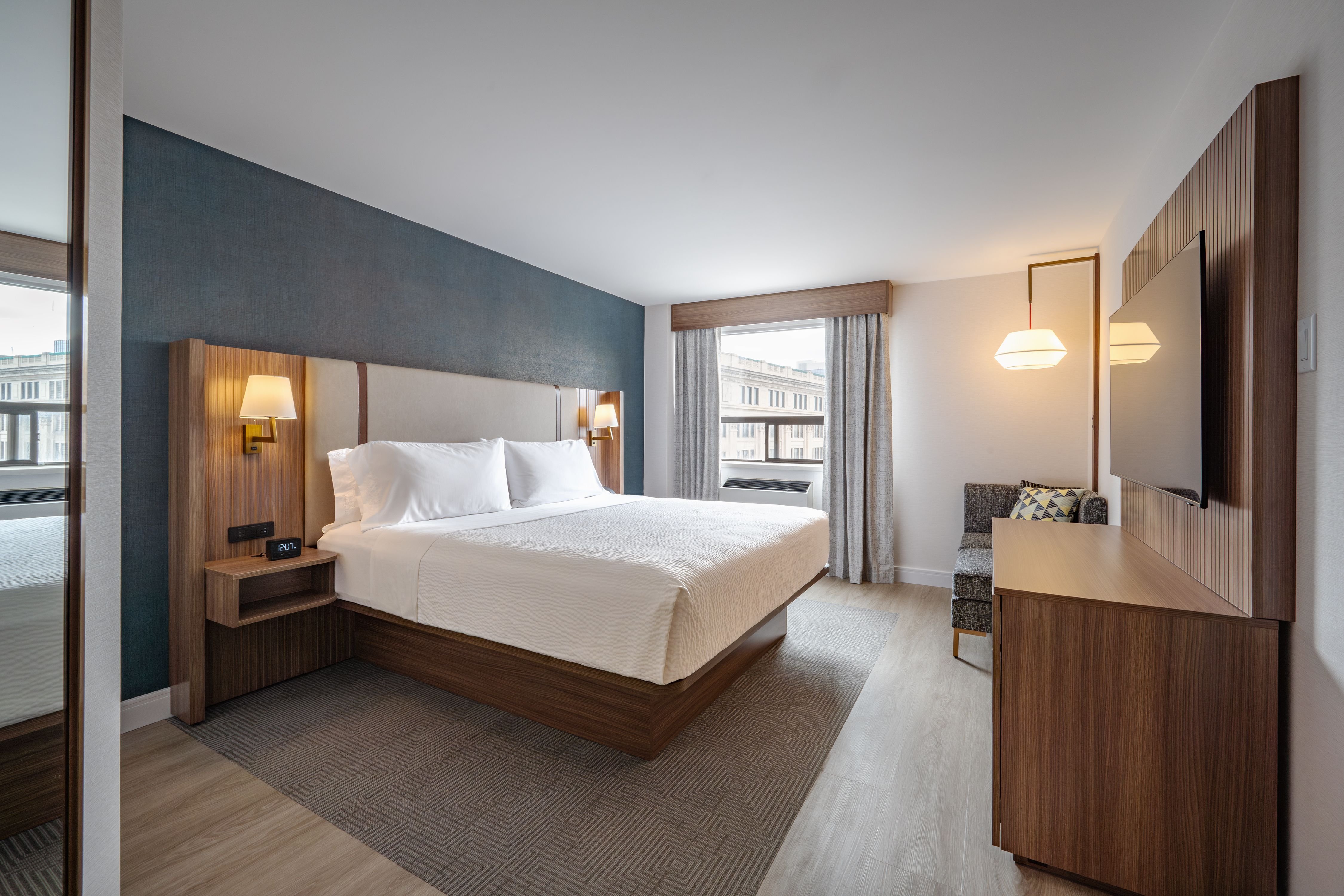 holiday inn and suites winnipeg downtown by ihg