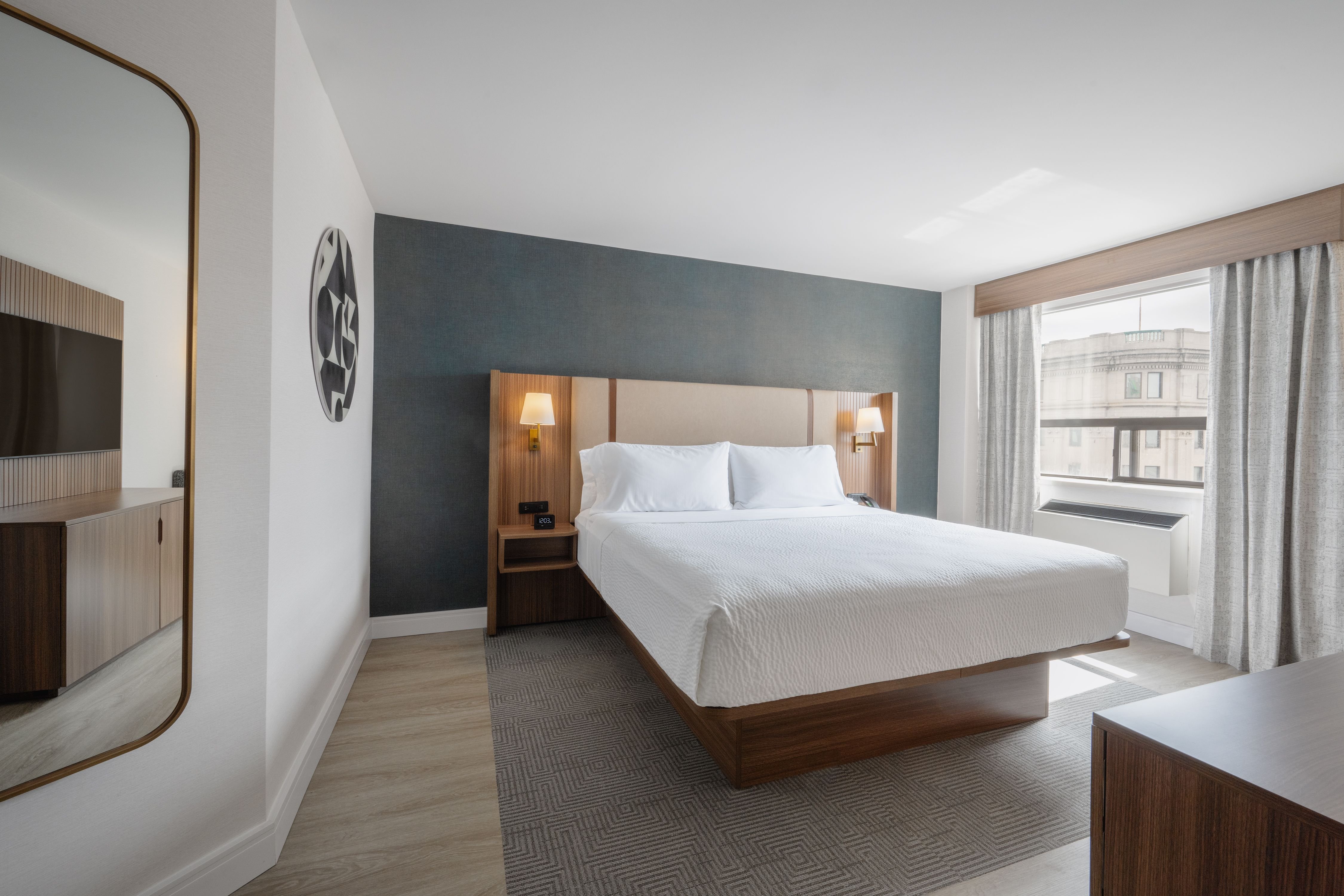 holiday inn and suites winnipeg downtown by ihg