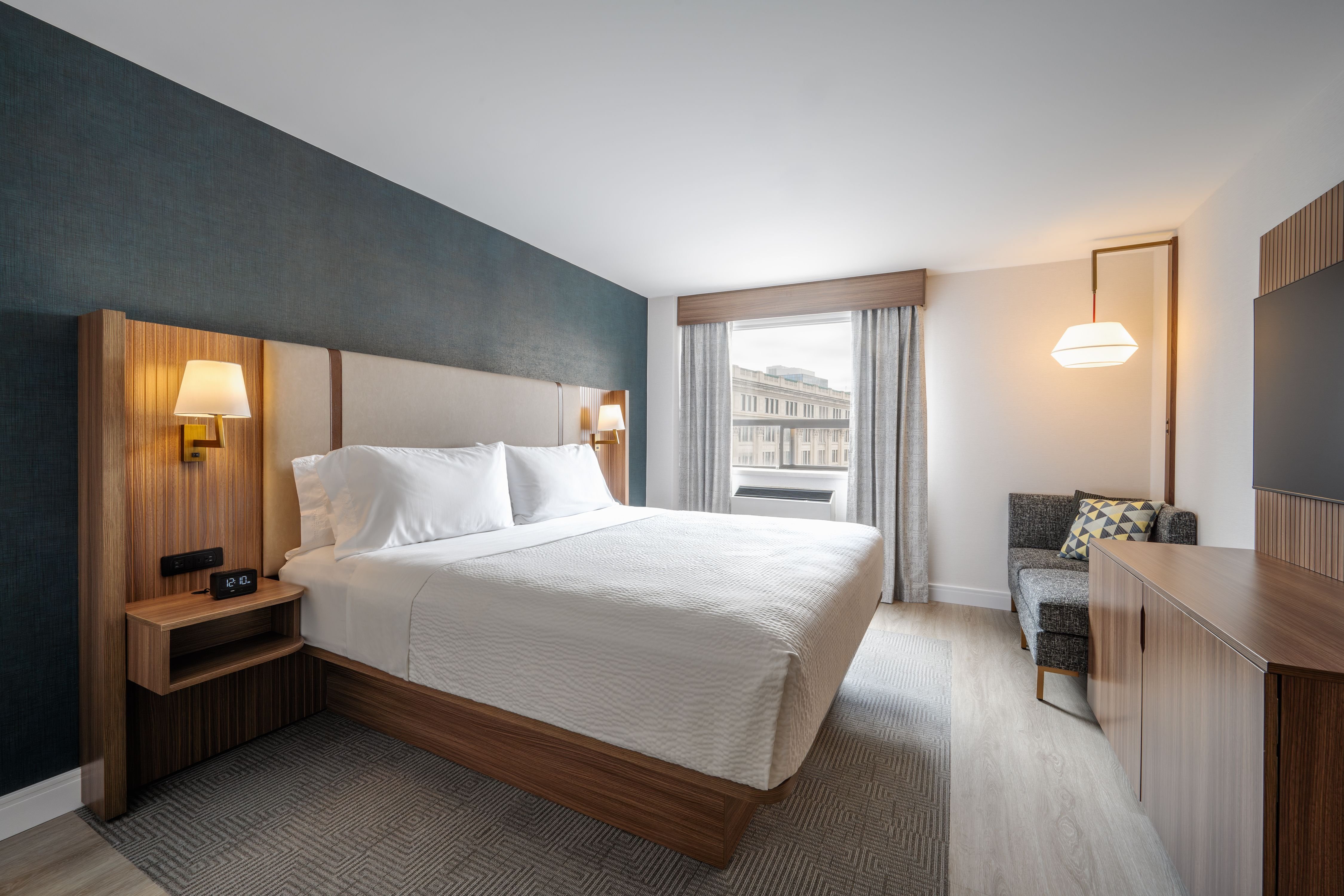 holiday inn and suites winnipeg downtown by ihg