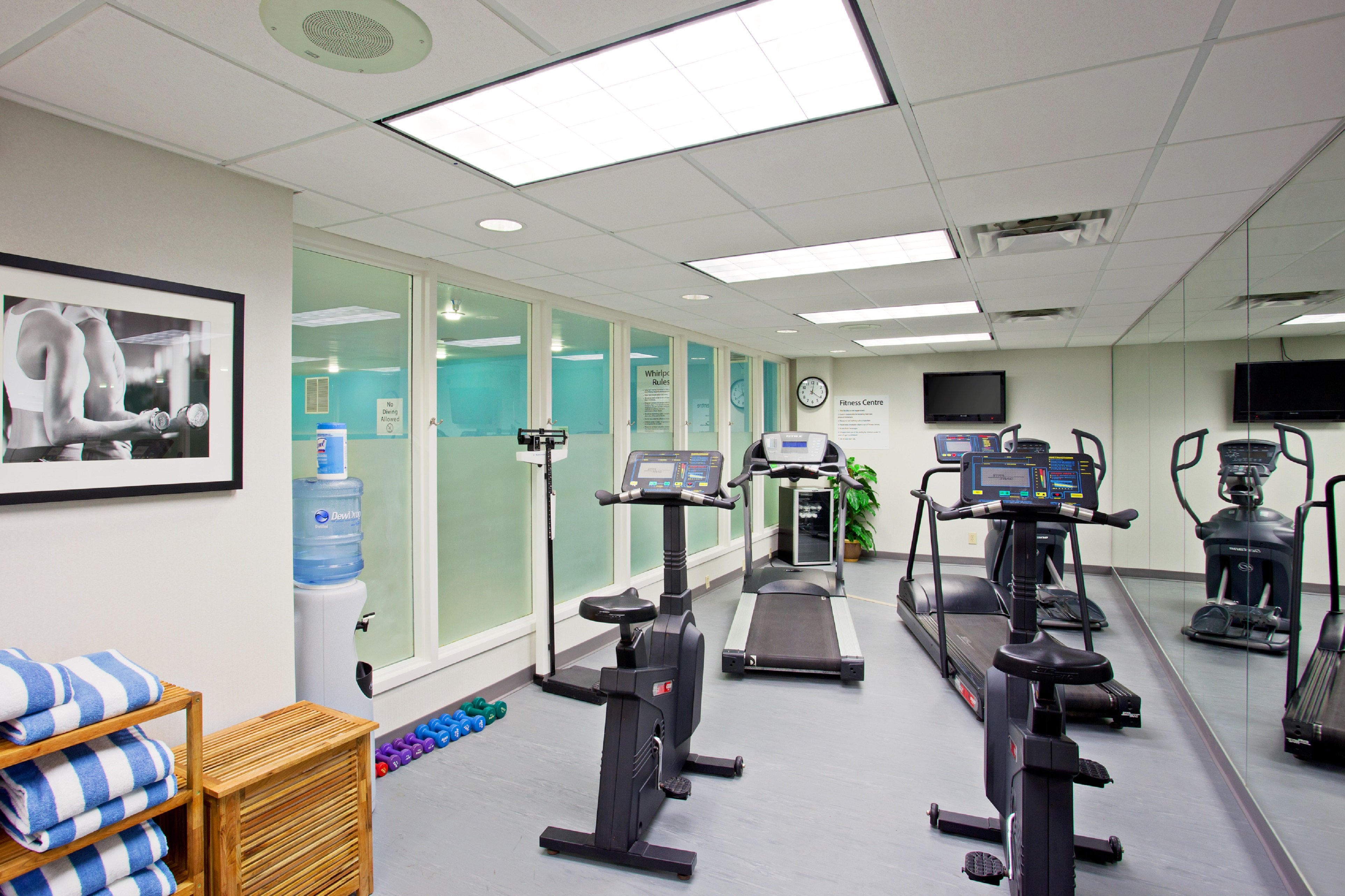 holiday inn and suites winnipeg downtown by ihg