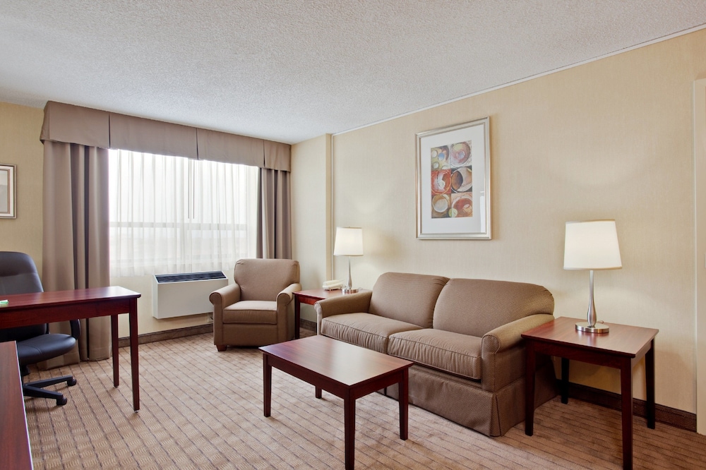 holiday inn and suites winnipeg downtown by ihg