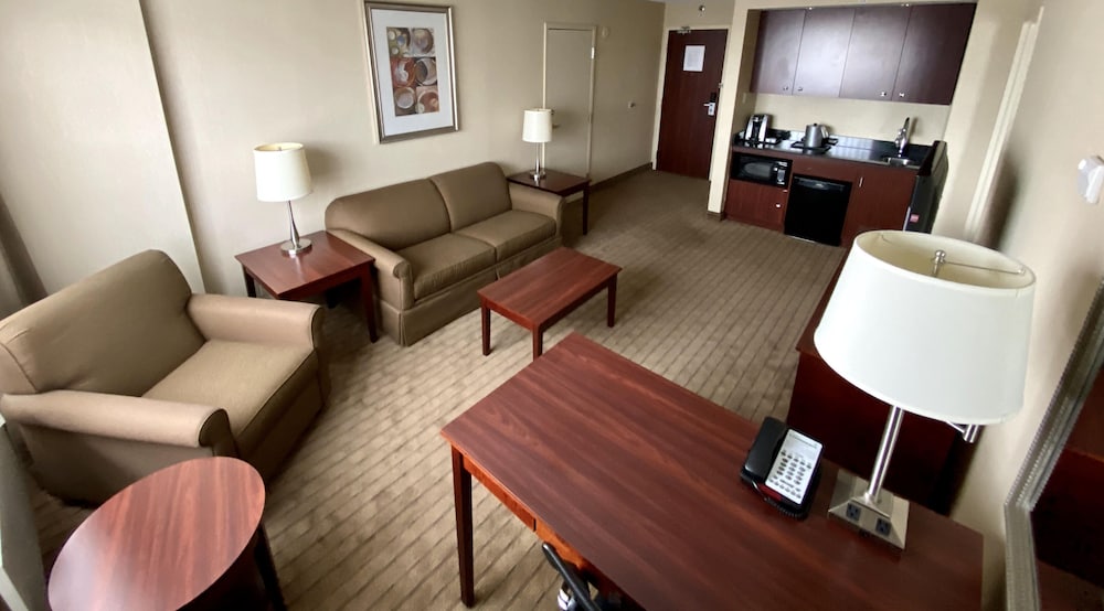 holiday inn and suites winnipeg downtown by ihg