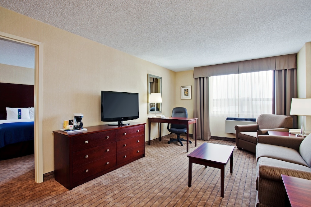holiday inn and suites winnipeg downtown by ihg