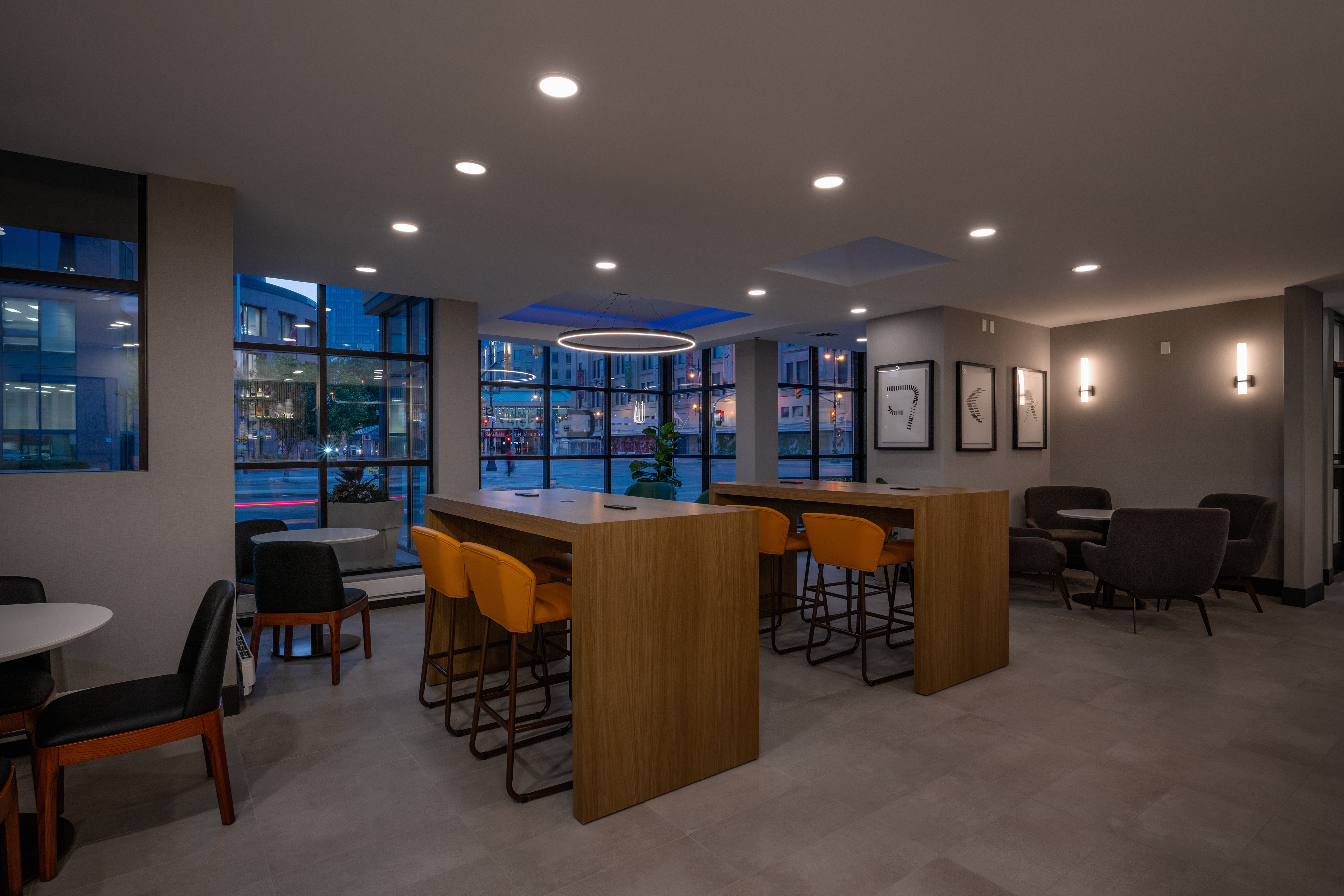 holiday inn and suites winnipeg downtown by ihg