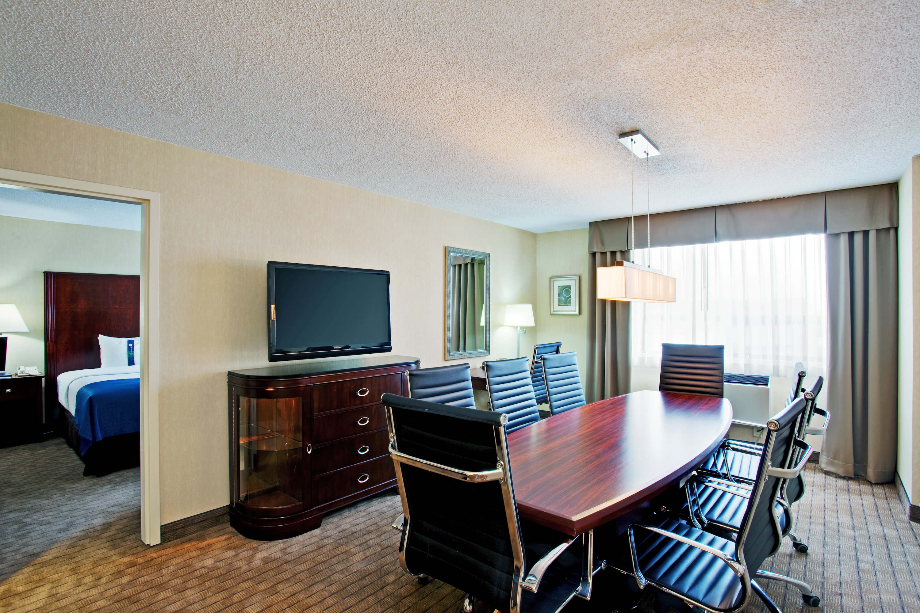 holiday inn and suites winnipeg downtown by ihg