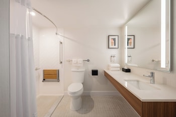 Holiday Inn And Suites Winnipeg Downtown By Ihg,Winnipeg>>Headingley,3 star