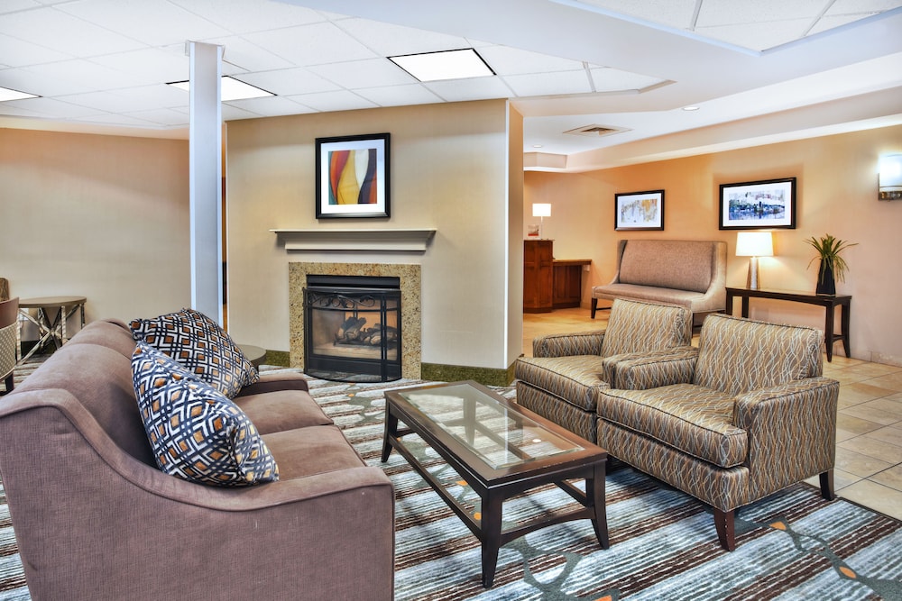 holiday inn express and suites bradley airport by ihg