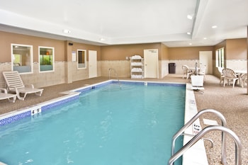 Holiday Inn Express & Suites Bradley Airport By Ihg,Washington>>Hartford,3 star