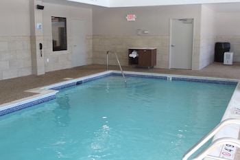 Holiday Inn Express & Suites Bradley Airport By Ihg,Washington>>Hartford,3 star