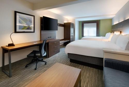 holiday inn express and suites bradley airport by ihg