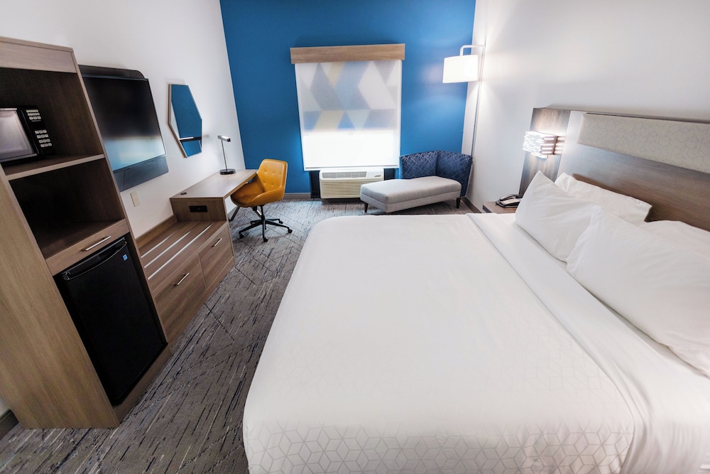 holiday inn express and suites huntsville airport by ihg