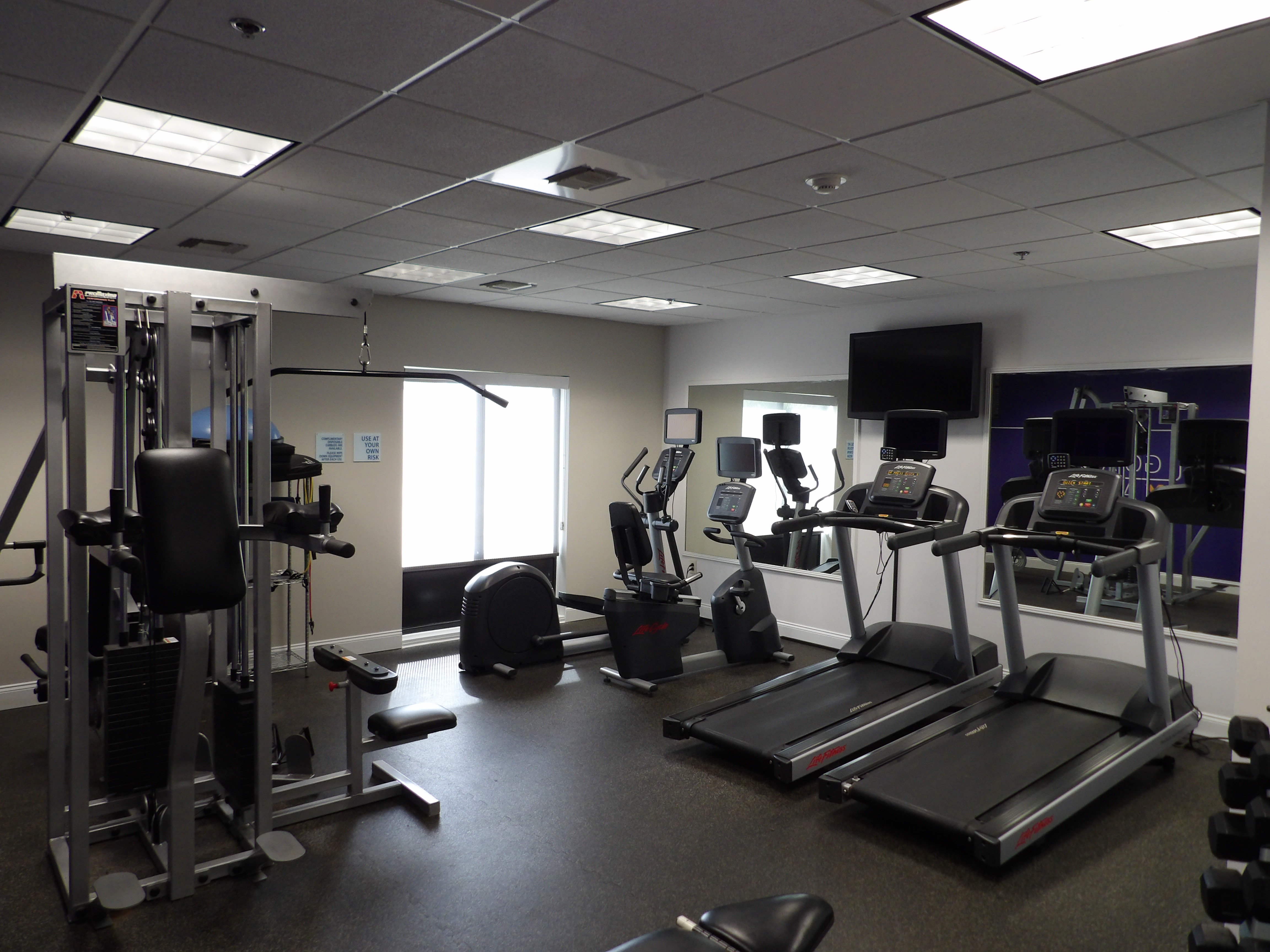 holiday inn express and suites huntsville airport by ihg