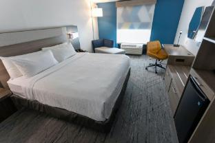 holiday inn express and suites huntsville airport by ihg