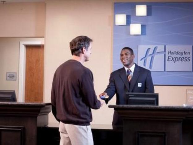 holiday inn express and suites huntsville airport by ihg
