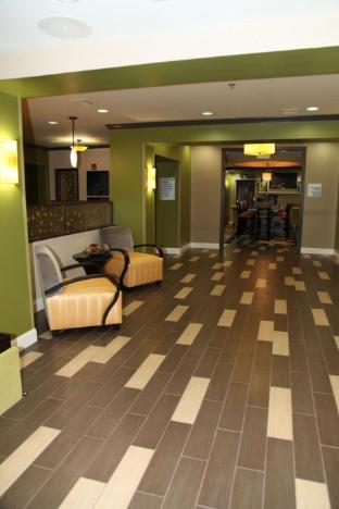 holiday inn express and suites huntsville airport by ihg