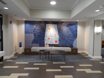 holiday inn express and suites huntsville airport by ihg