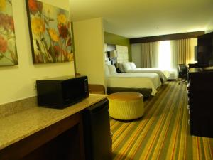 holiday inn express and suites huntsville airport by ihg