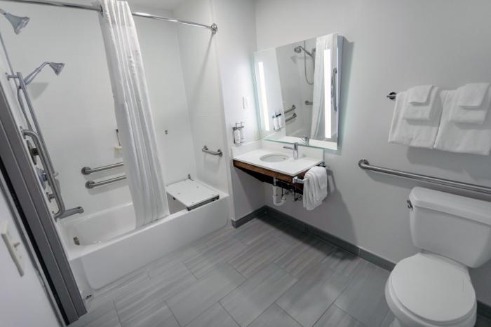 holiday inn express and suites huntsville airport by ihg