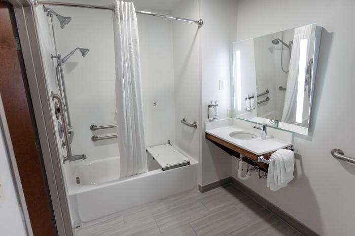 holiday inn express and suites huntsville airport by ihg
