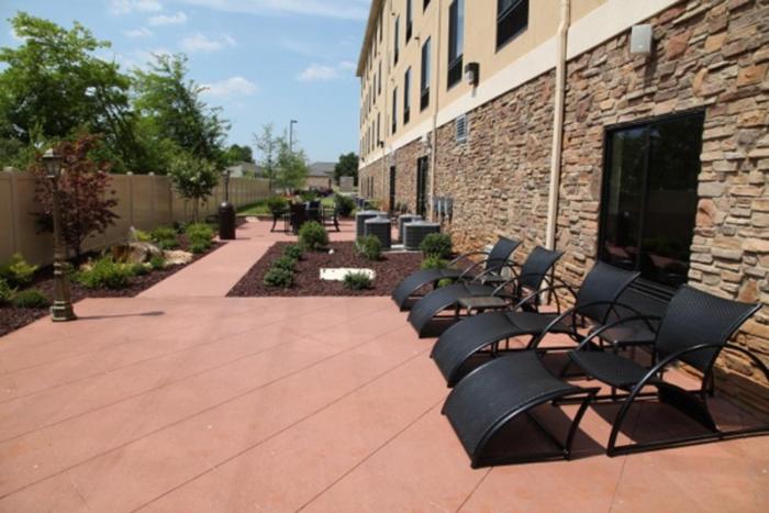 holiday inn express and suites huntsville airport by ihg