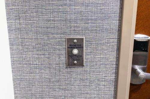 holiday inn express and suites huntsville airport by ihg