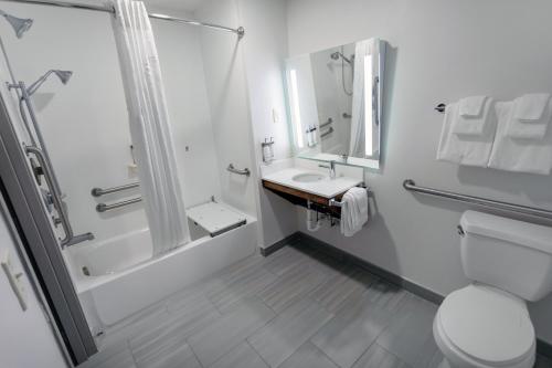 holiday inn express and suites huntsville airport by ihg