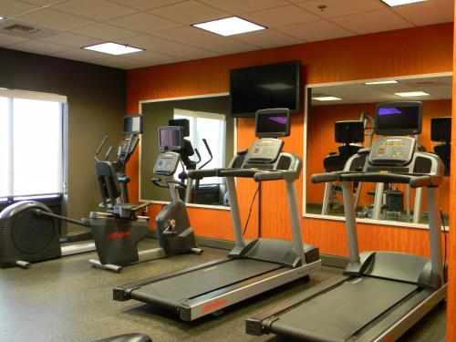 holiday inn express and suites huntsville airport by ihg