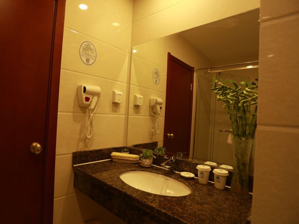 greentree inn yantai fushan district yongda street express hotel