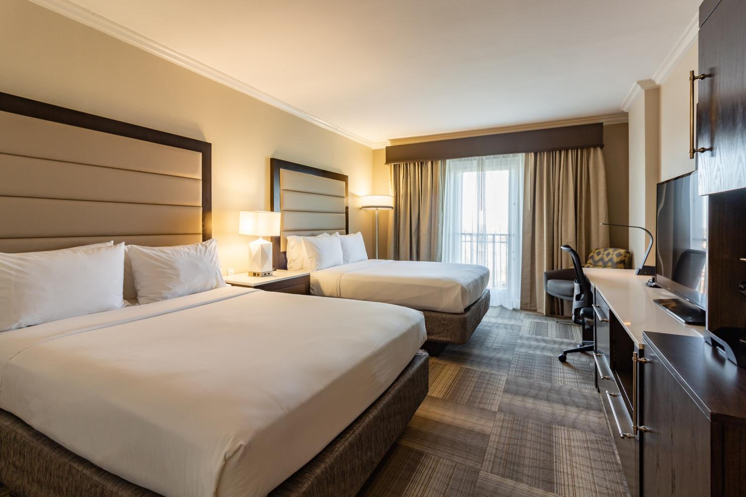 holiday inn express savannah historic district by ihg