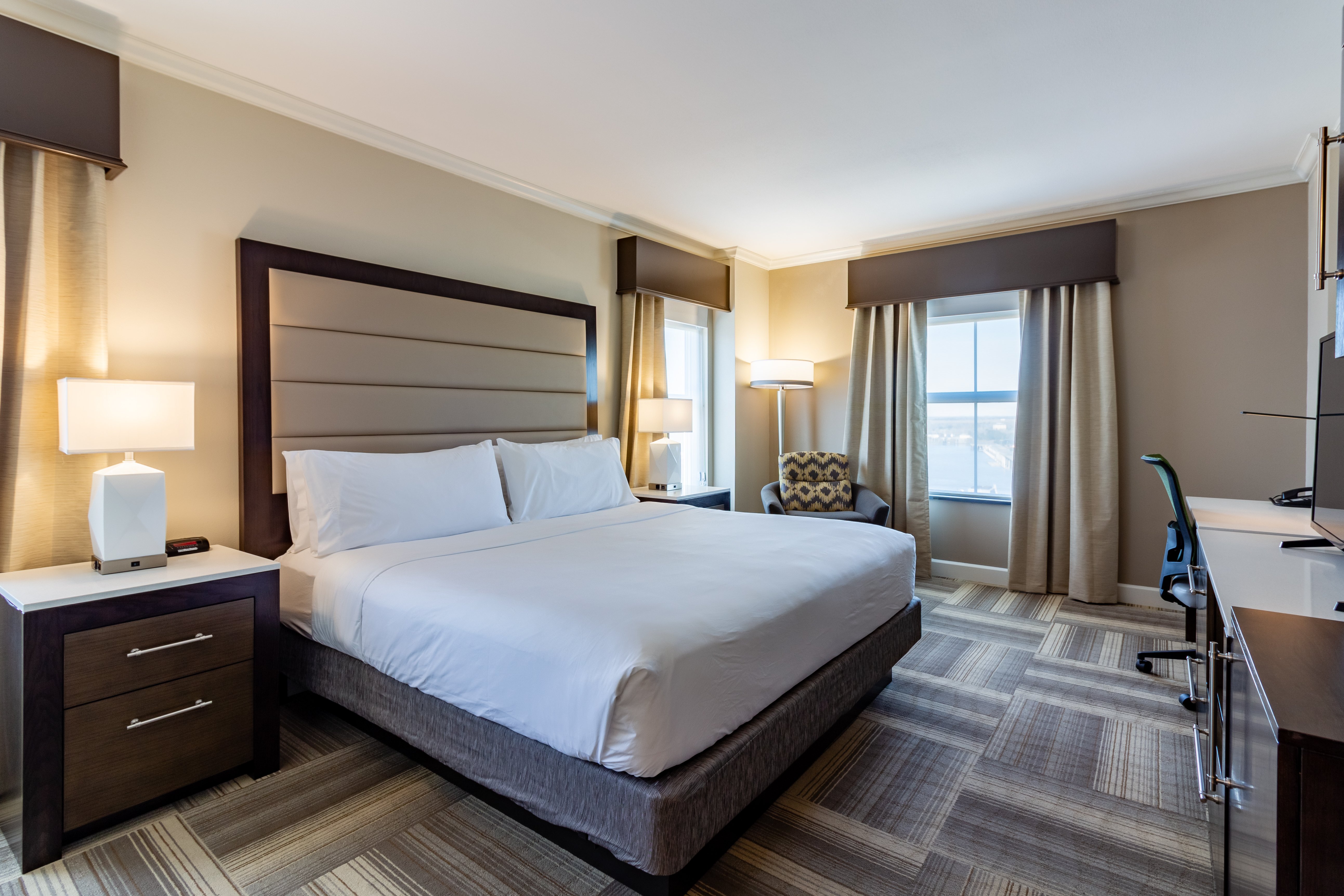 holiday inn express savannah historic district by ihg