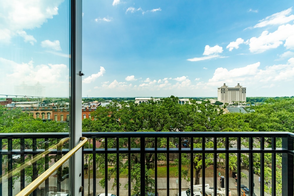 holiday inn express savannah historic district by ihg