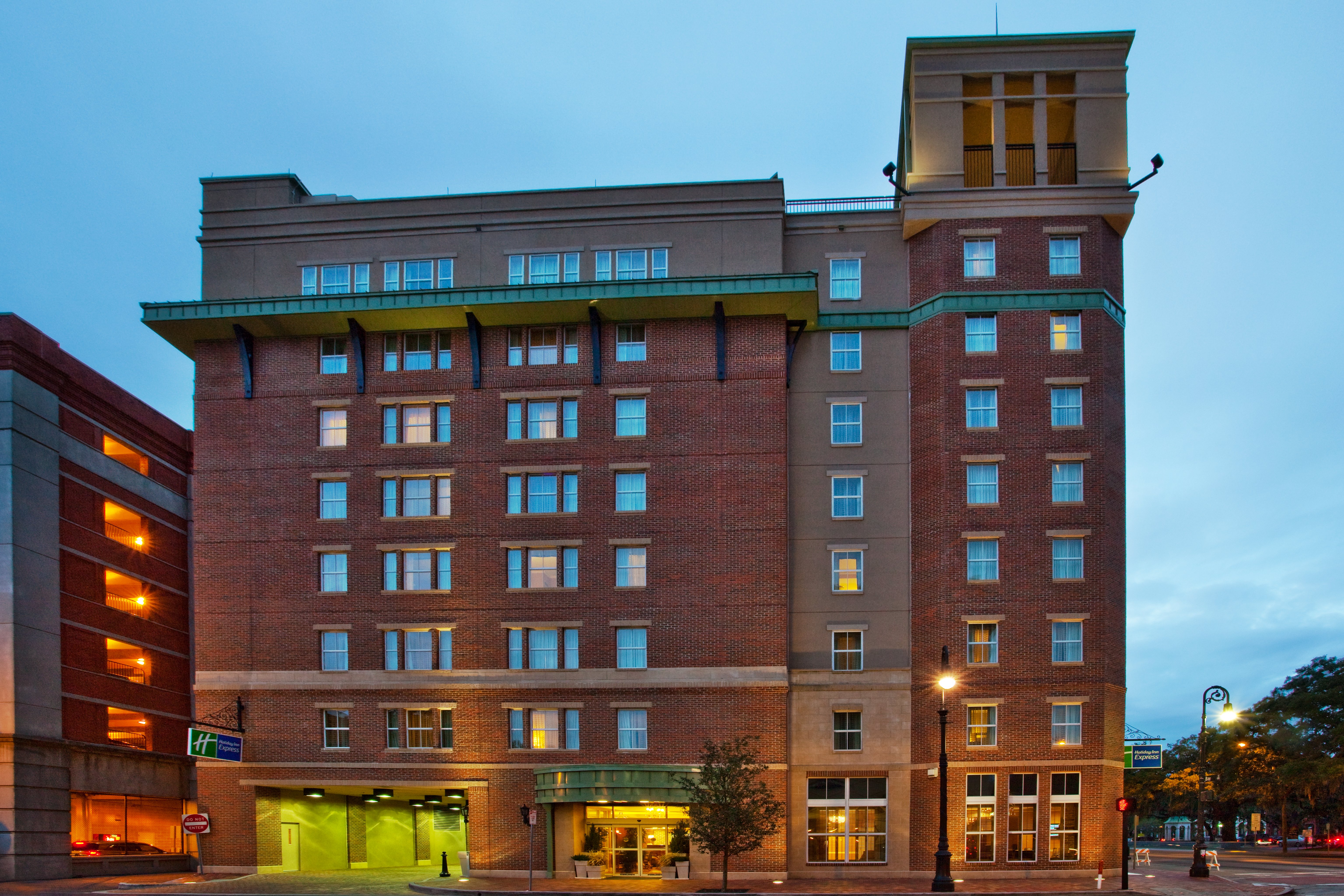 holiday inn express savannah historic district by ihg