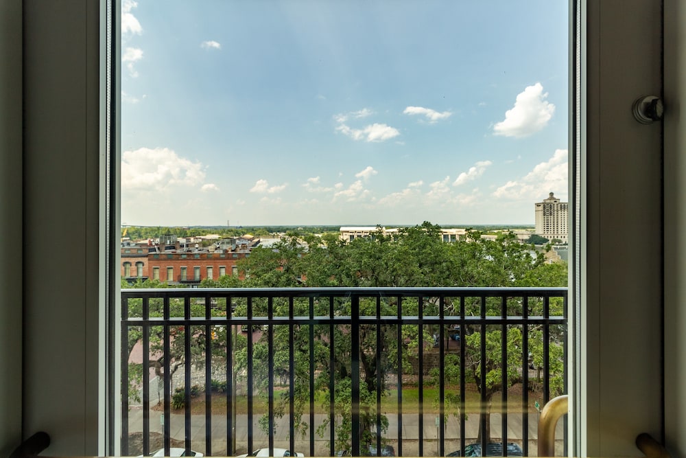 holiday inn express savannah historic district by ihg