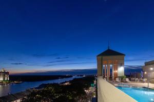 holiday inn express savannah historic district by ihg