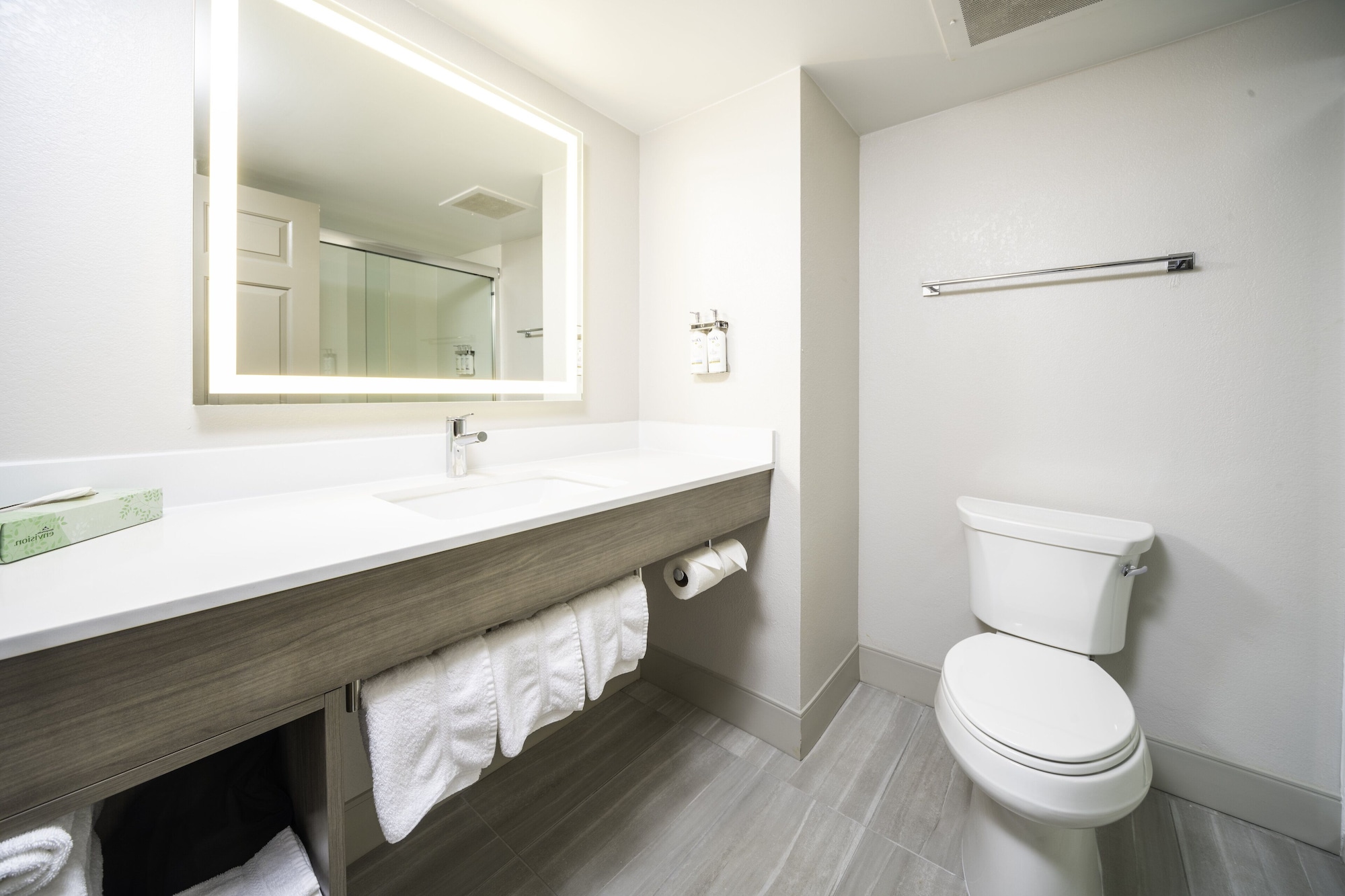 holiday inn express and suites atlanta johns creek