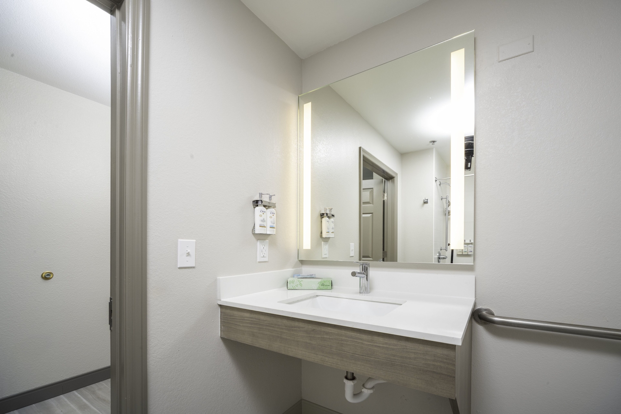 holiday inn express and suites atlanta johns creek