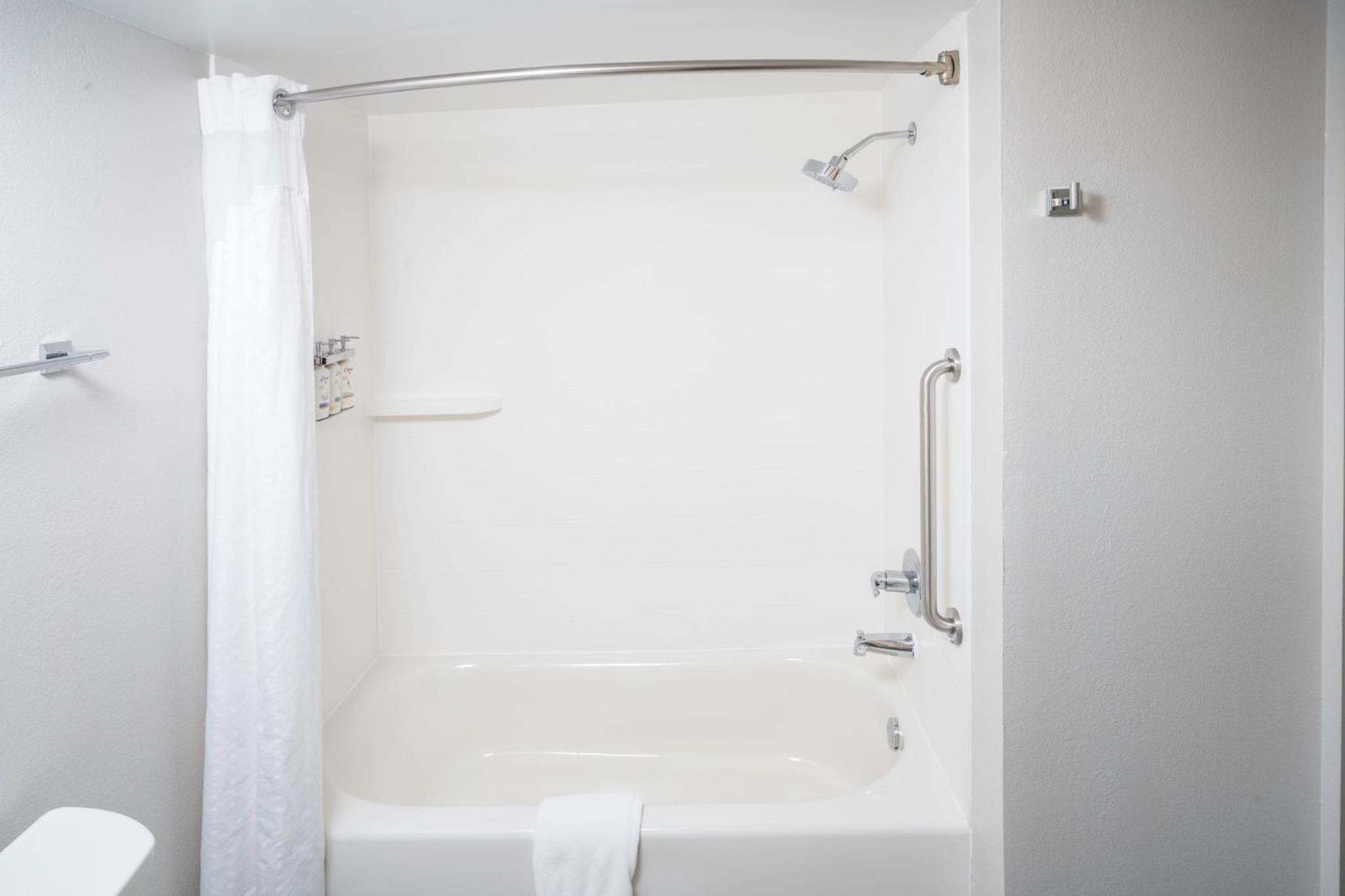 holiday inn express and suites atlanta johns creek