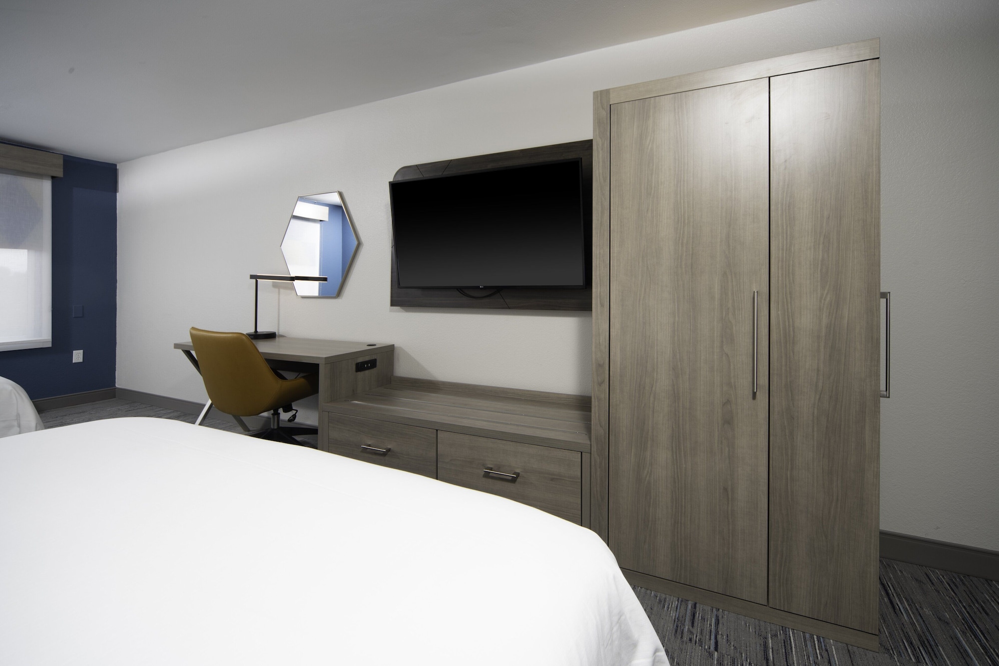 holiday inn express and suites atlanta johns creek